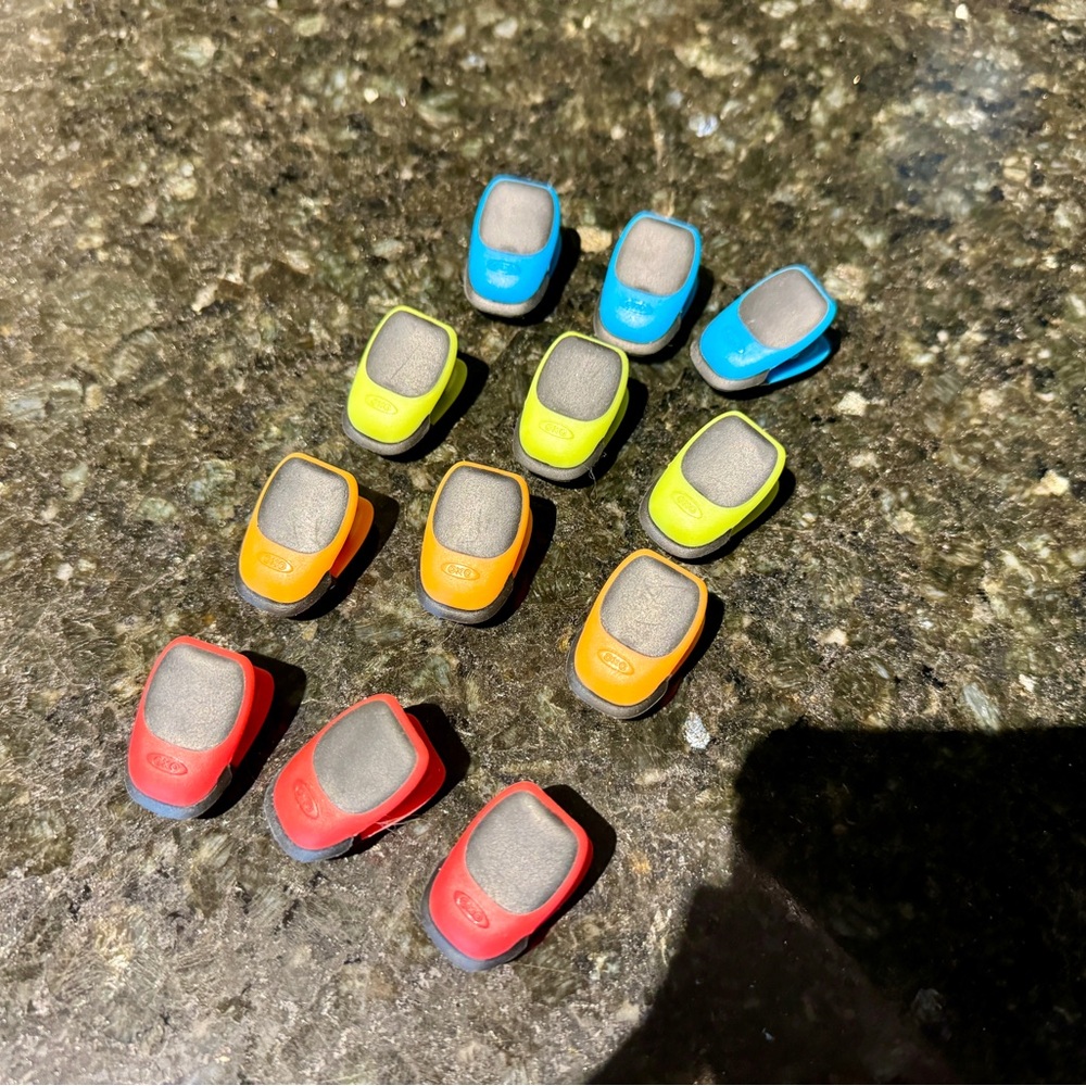 Oxo 12 magnetic mini clips, colorful chip clips, magnetic clips